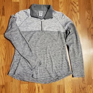 Avia quarter zip size XL